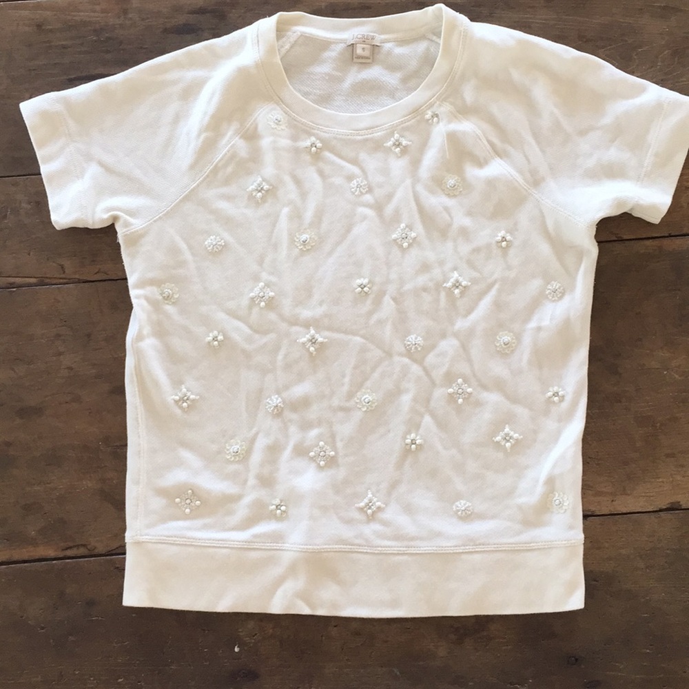 Short sleeve sweatshirt w beautiful bead detail